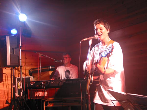 110-1056_IMG